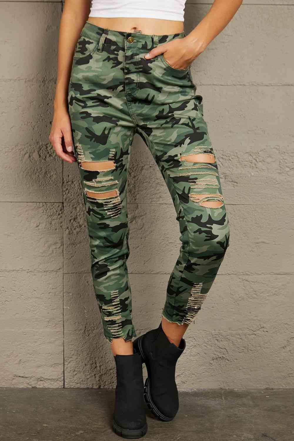 Baeful Distressed Camouflage Jeans - Immenzive