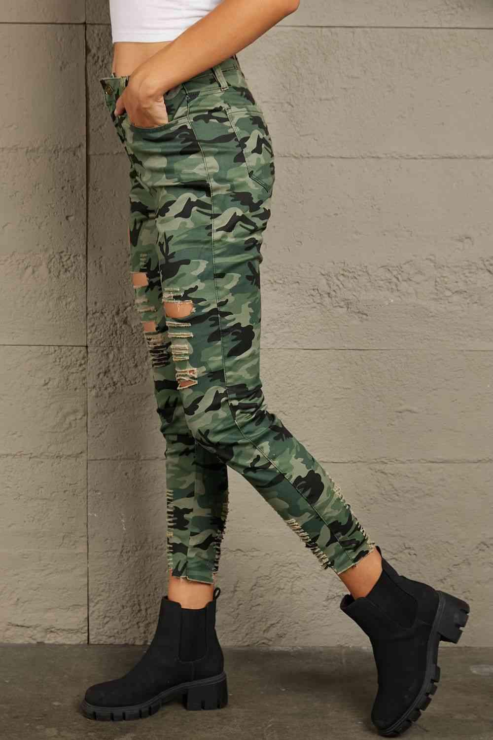Baeful Distressed Camouflage Jeans - Immenzive