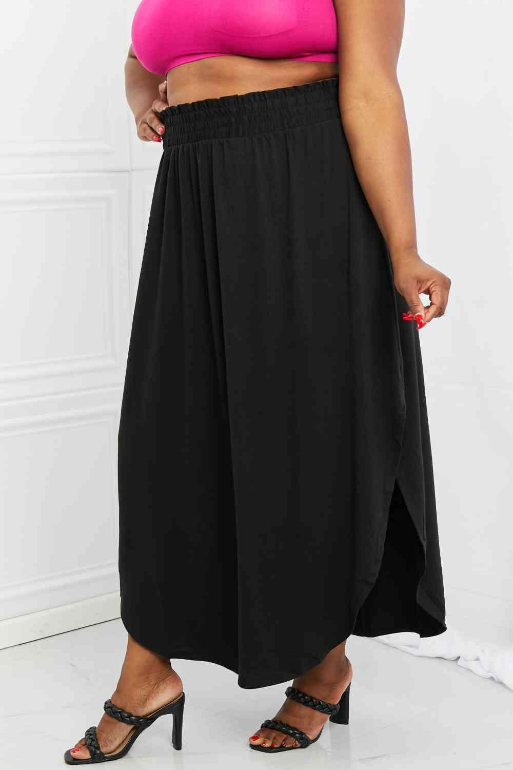 Zenana It's My Time Full Size Side Scoop Scrunch Skirt in Black - Immenzive
