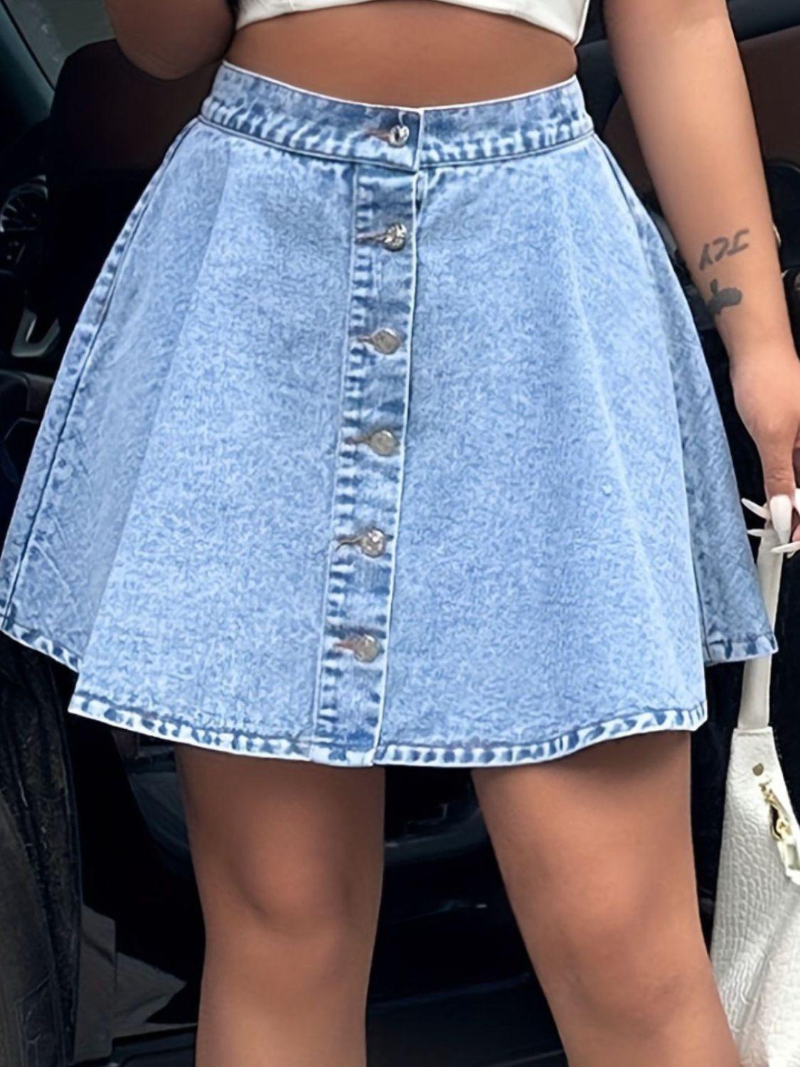 Buttoned Mini Denim Skirt - Immenzive