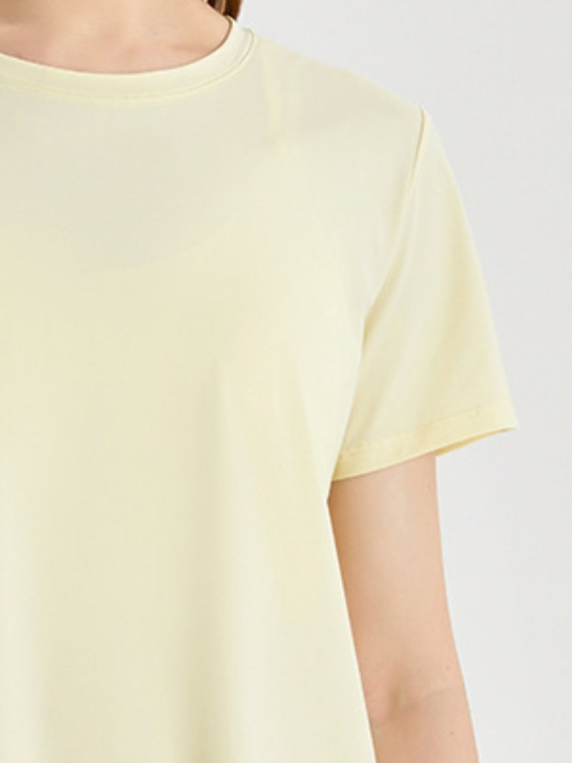 Slit Round Neck Short Sleeve Active T-Shirt