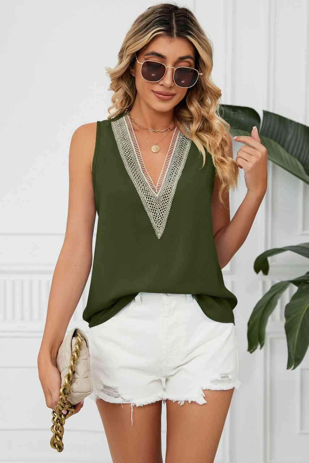 Contrast Trim Plunge Sleeveless Blouse - Immenzive