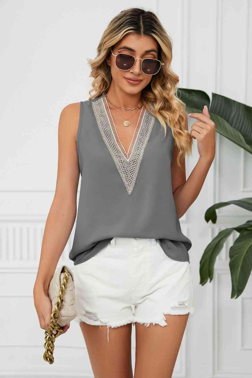 Contrast Trim Plunge Sleeveless Blouse - Immenzive