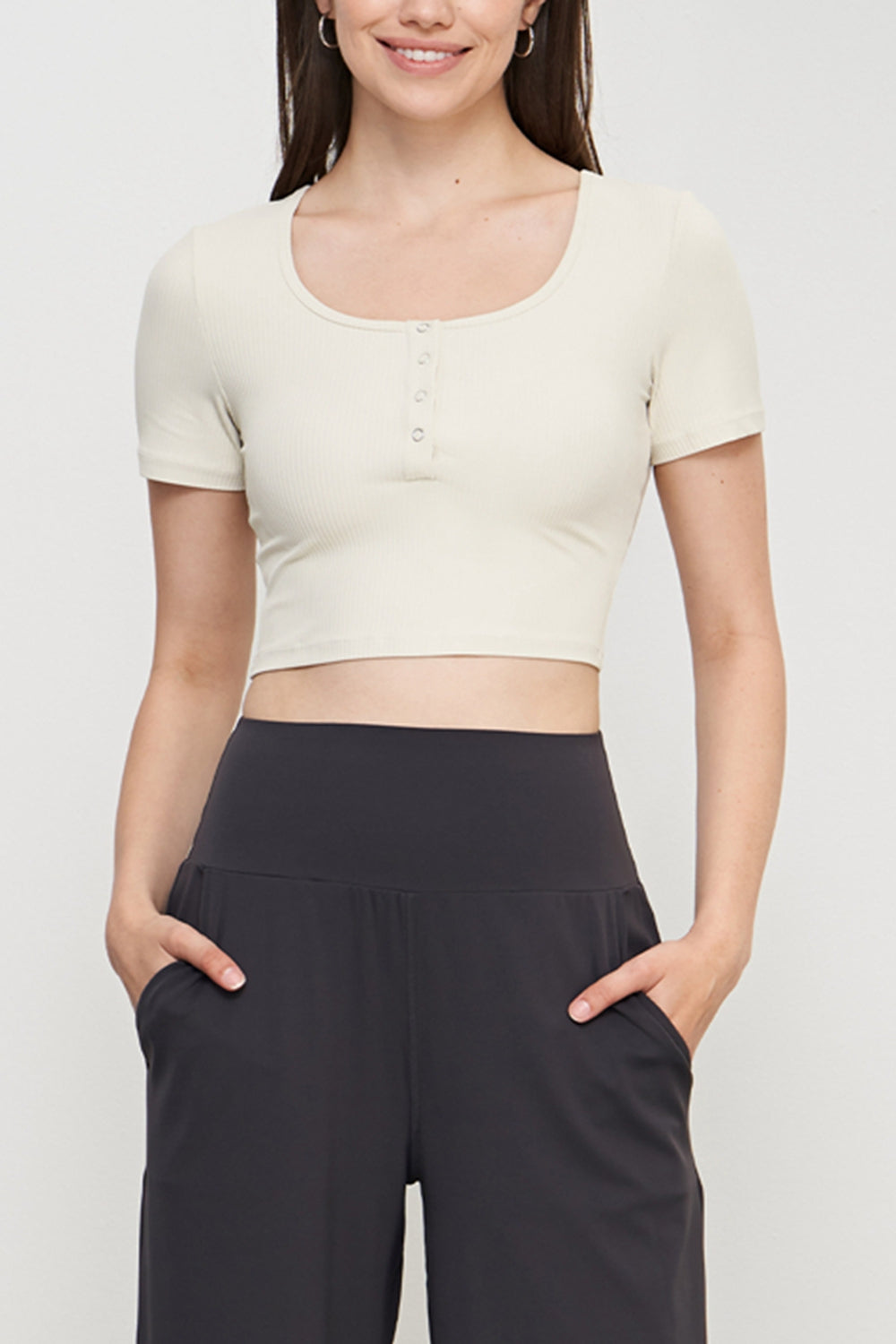 Round Neck Short Sleeve Cropped Sports Top
