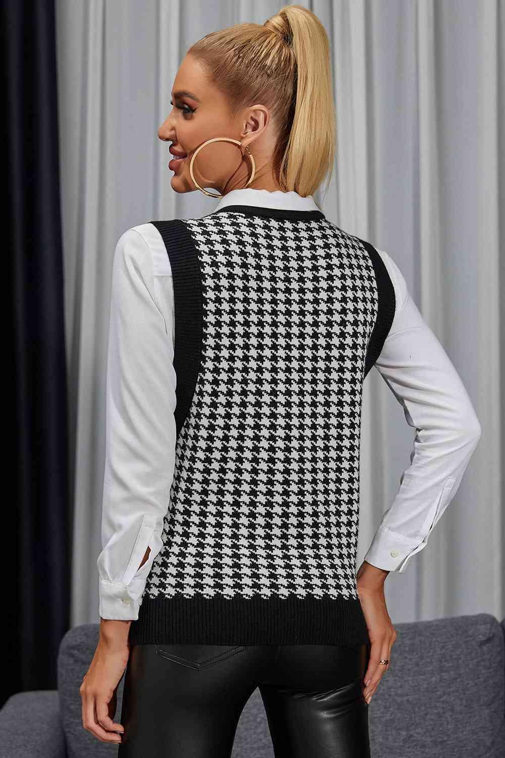 Houndstooth Round Neck Sweater Vest - Immenzive