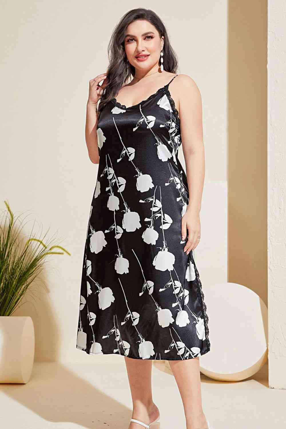 Plus Size Floral Lace Trim Side Slit Night Dress - Immenzive